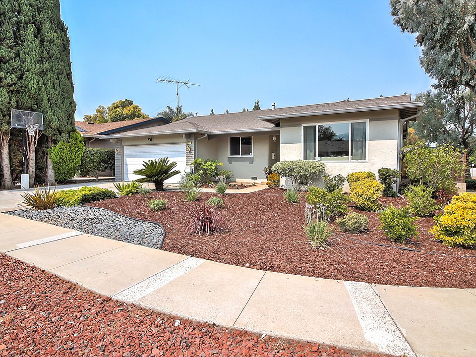 1st image of 5001 Royal Estates Ct