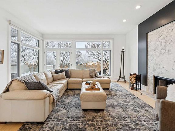 5th image of 3834 W 1a St SW