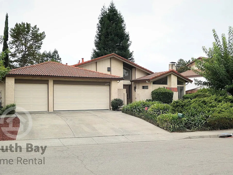 12227 Toluca Dr