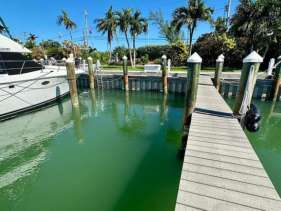 4th image of 97 Coco Plum Dr #B-23
