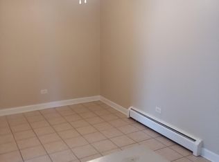 1 Hawthorne Ln APT 202, Fox Lake, IL 60020