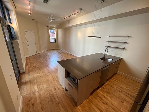 4th image of 2426 Ontario Rd APT 205