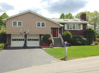 6 Barrett Rd, Lexington, MA 02421