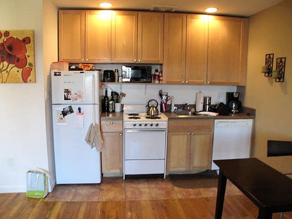 5th image of 27-10 Astoria Blvd #5C