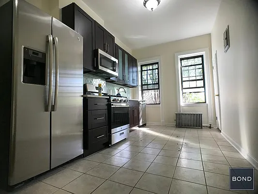 Rented by Bond New York | media 9