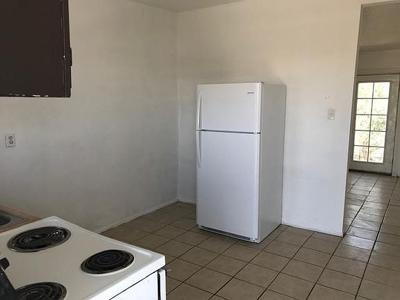 2nd image of 4421 Sunrise Ave #4