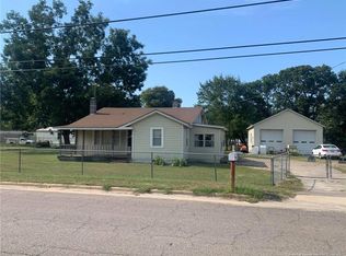 1138 Honeycutt Rd, Fayetteville, NC 28311