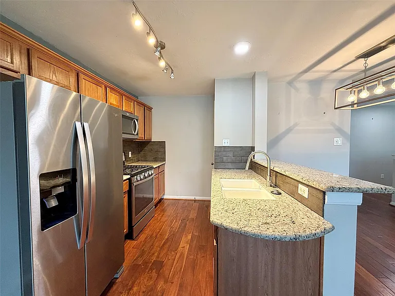 1515 Saulnier St — Photo 23