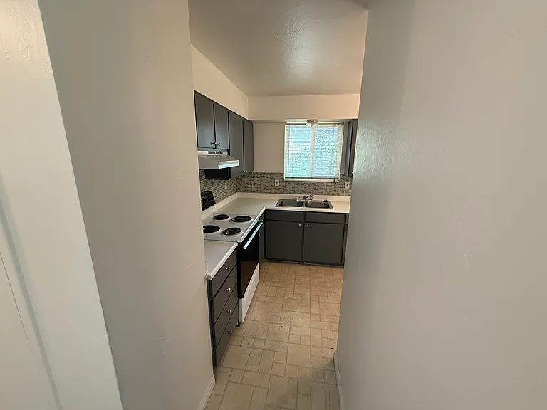 3494 S Westlake Cir #B — Photo 2
