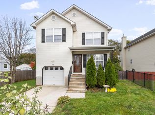 5 Oakshades Ave, Aberdeen, NJ 07747