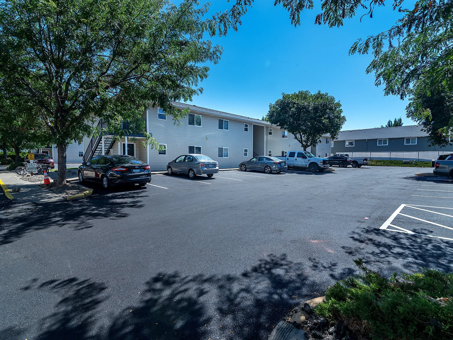 Baker Apartments — Photo 2