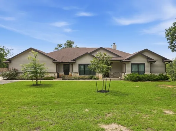 3104 Stonewood Dr, Franklin, TX 77856