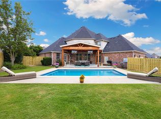 5300 S Promontory Ct, Rogers, AR 72758