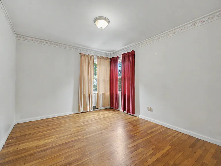 21236 Outer Dr — Photo 19