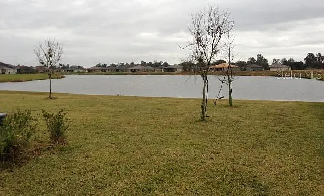 3 bed, 2.0 bath, 1844 sqft, $2,250 — Photo 2