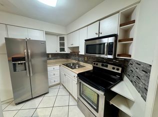 1601 NE 185th St APT 202, Miami, FL 33179