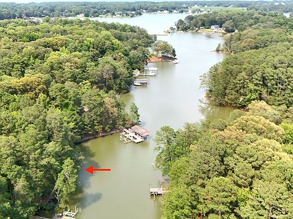 3rd image of 70 N Holly Harbor Rd