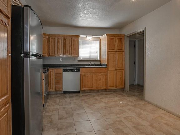3rd image of 4433 N Stanton St #501