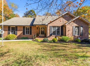 1456 Stonecroft Cir, Catawba, NC 28609