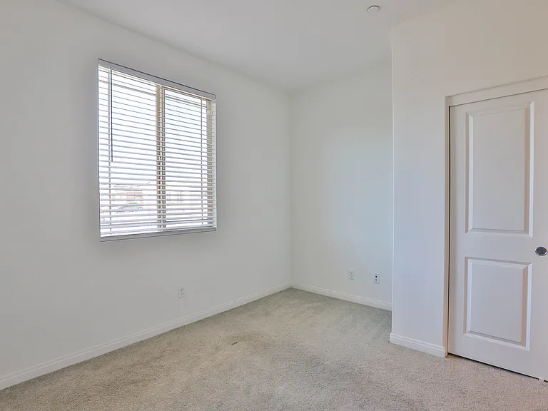 4551 Highland Ave — Photo 34