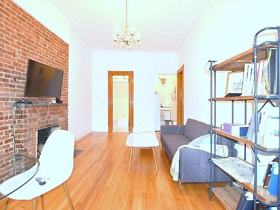 5th image of 126 W 75th St APT 8