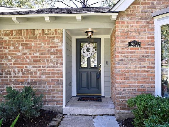 4th image of 12527 Briar Forest Dr