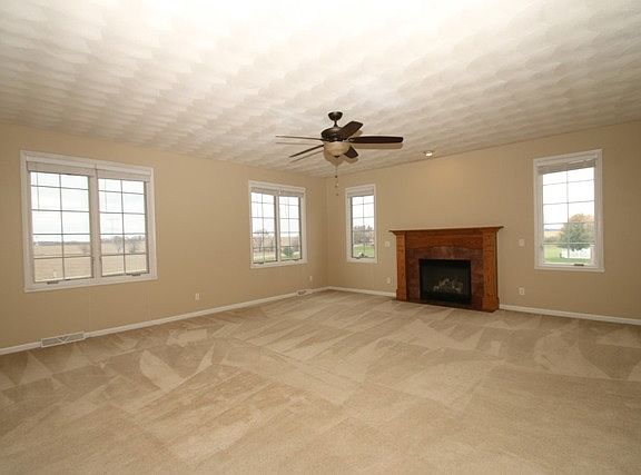 5th image of 262 Castle Wynd Dr