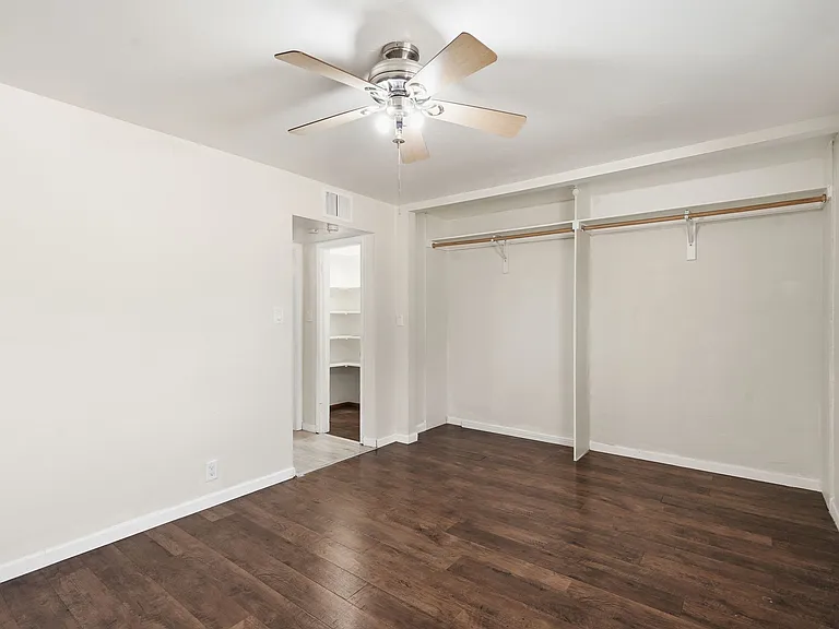 742 E Sierra Vista Dr — Photo 9