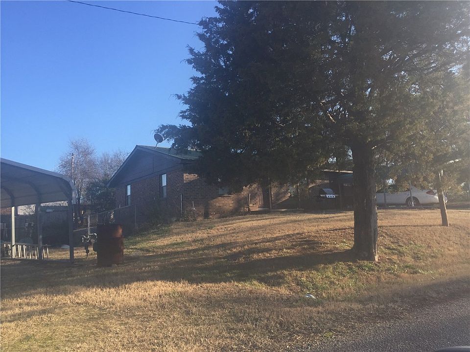 2nd image of 503 S Railroad St