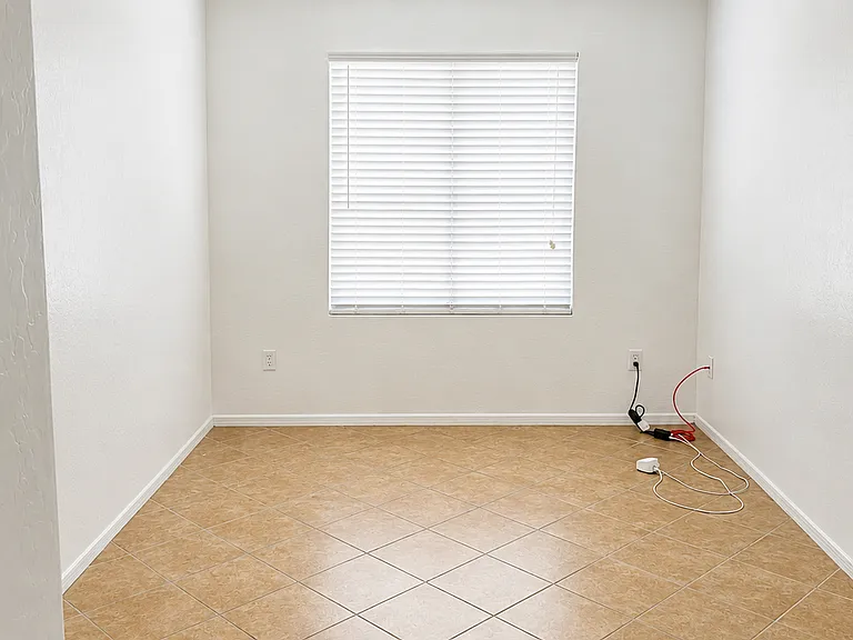 10917 W Minnezona Ave — Photo 7
