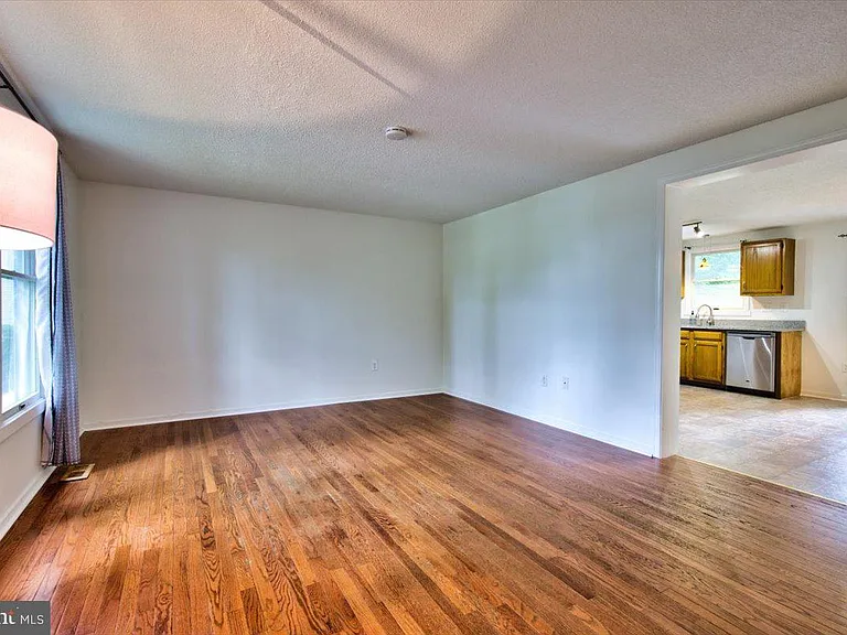 342 Sherry Ln — Photo 11