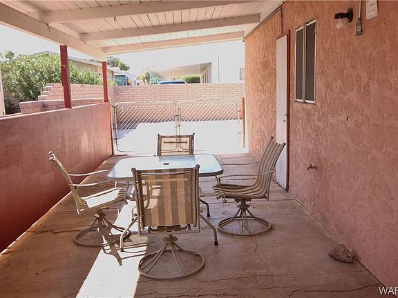 3rd image of 1951 W Riverbend Cir