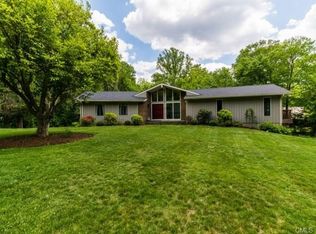 303 Lancelot Rd, Fairfield, CT 06824