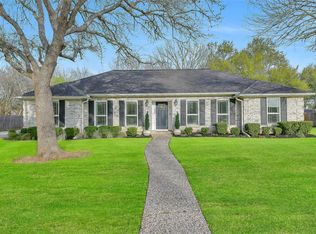 1909 Hunt Dr, Friendswood, TX 77546