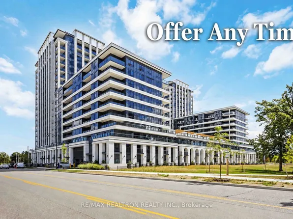 8 Cedarland Dr #826, Markham, ON L6G 1E3