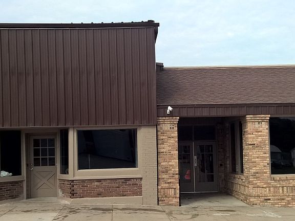 2nd image of 115 Main St