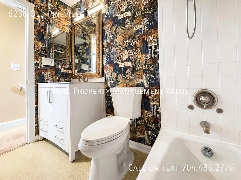 6236 Old Pineville Rd #A — Photo 19