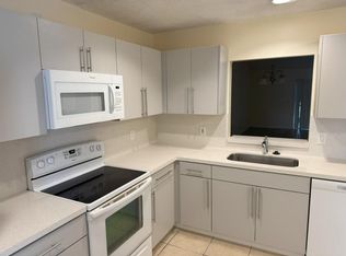 1218 White Pine Dr, Wellington, FL 33414