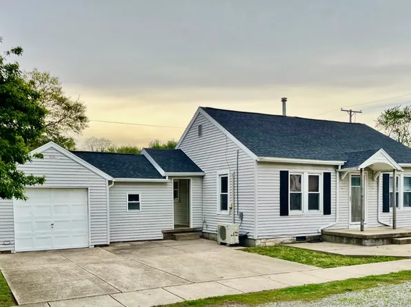 105 N Hamill St, Crossville, IL 62827