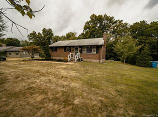 307 Ballfall Rd, Middletown, CT 06457