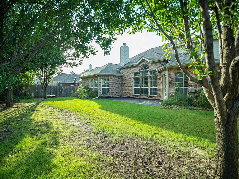 15105 Regal Oak Ln — Photo 17
