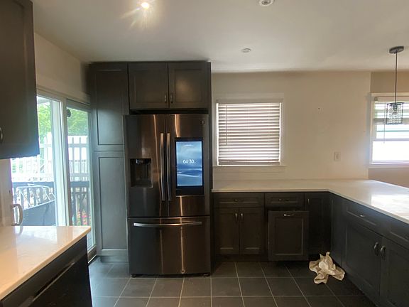 5th image of 356 Van Name Ave #1F