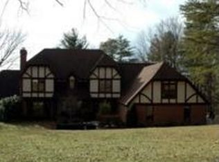 5125 Manchester Dr, Zanesville, OH 43701