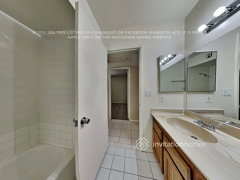5634 W Altadena Ave — Photo 16