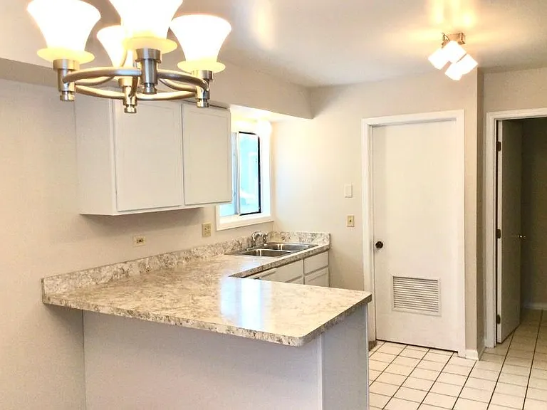 115 S Hale Ave #A — Photo 7