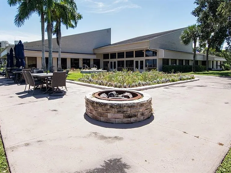 2615 Cove Cay Dr #205 — Photo 26