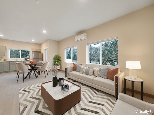 8702 Bridgeport Way SW #101