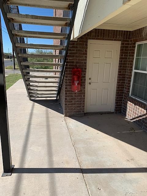 2nd image of 1403 S Gail Ave