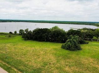 118 Pony Trl, Angleton, TX 77515