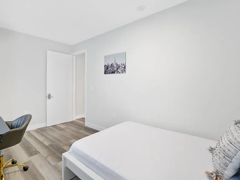 1280 W 37th Pl #B2B3 — Photo 15